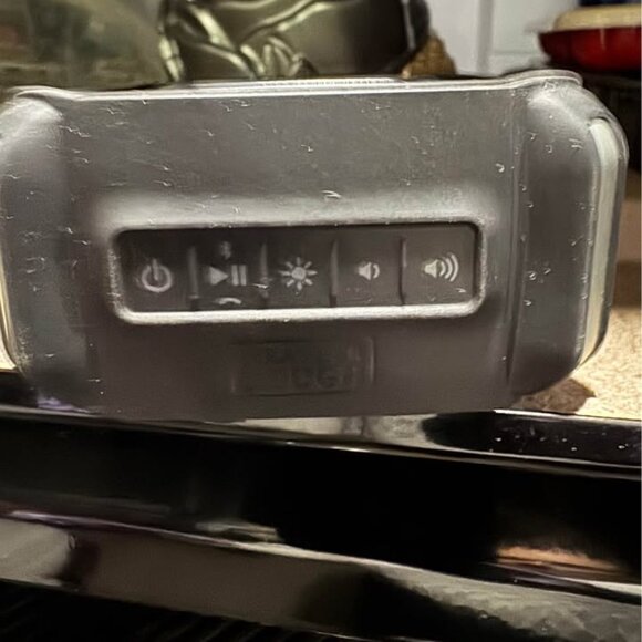 iHome Speaker - Picture 2 of 3